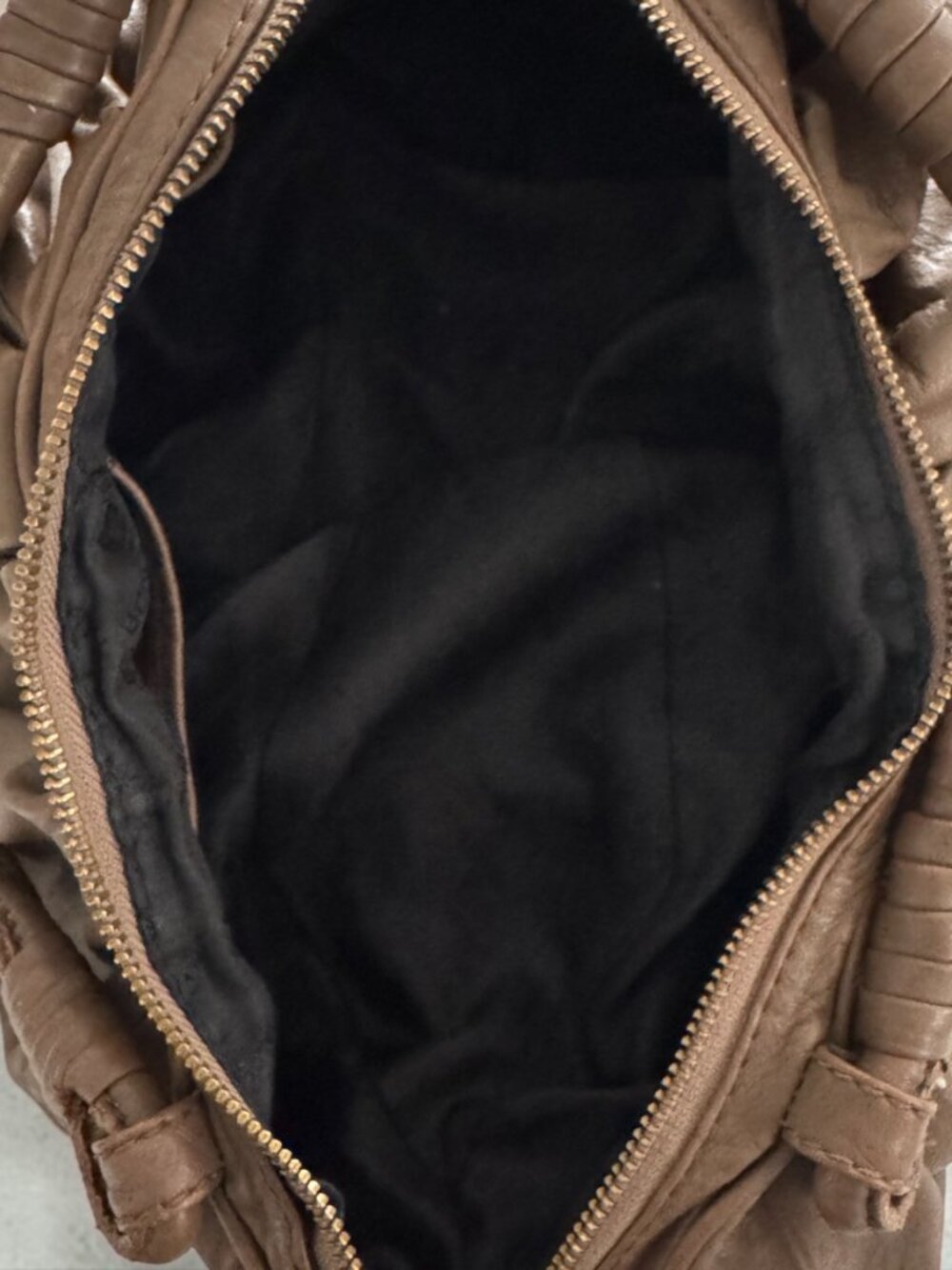 BCBGMAXAZRIA Ruched Leather Shoulder Bag Tan Braided Handles Soft Slouchy Tote - Picture 3 of 4